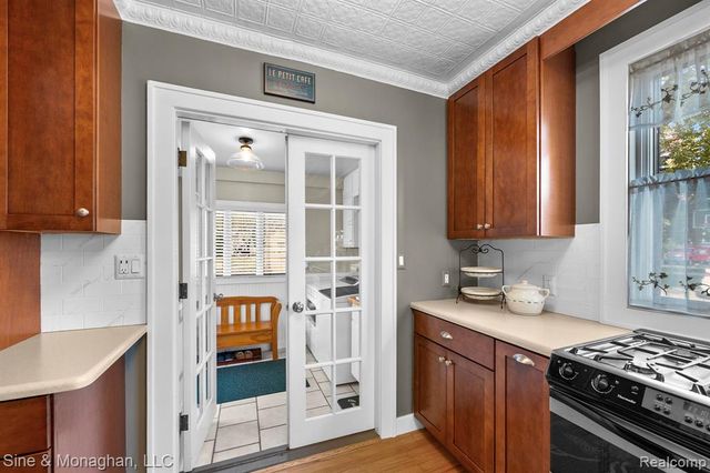 28549 Swan Island Drive, Grosse Ile, MI 48138