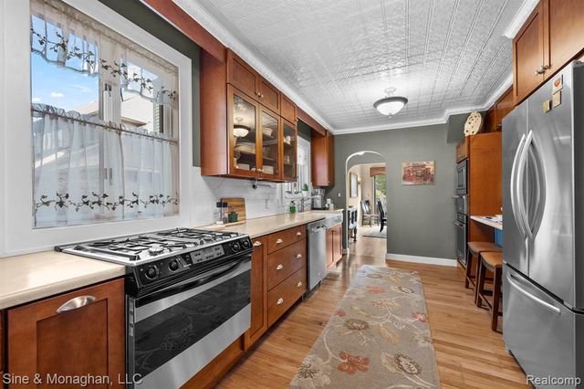 28549 Swan Island Drive, Grosse Ile, MI 48138