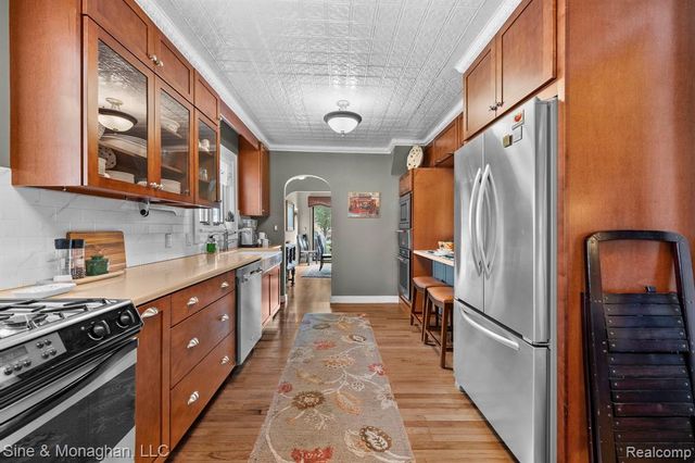 28549 Swan Island Drive, Grosse Ile, MI 48138