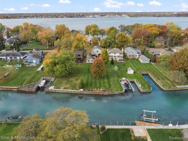 28549 Swan Island Drive, Grosse Ile, MI 48138