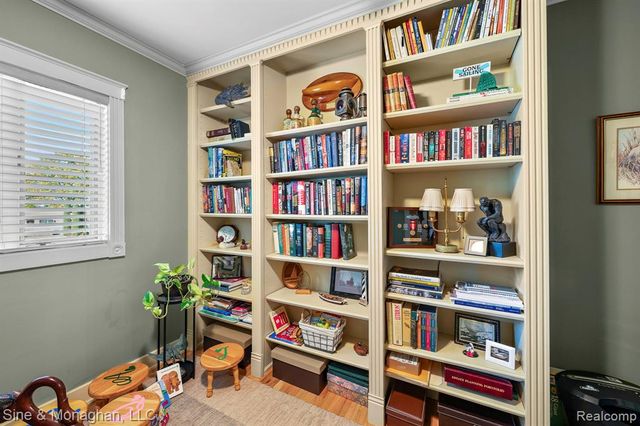 28549 Swan Island Drive, Grosse Ile, MI 48138