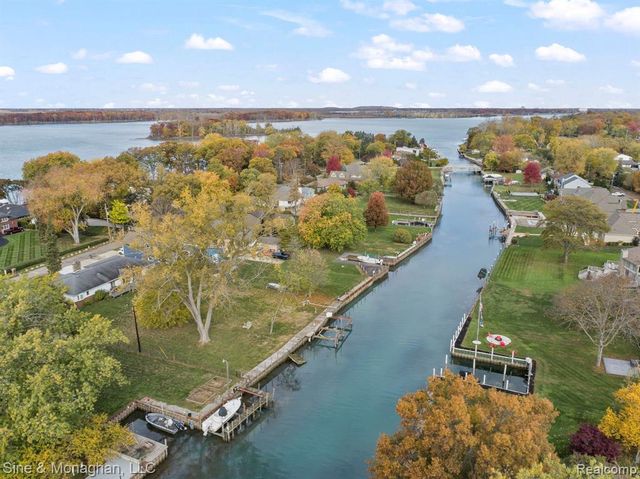 28549 Swan Island Drive, Grosse Ile, MI 48138