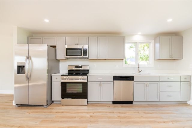 57 Stowe St, Fall River, MA 02720