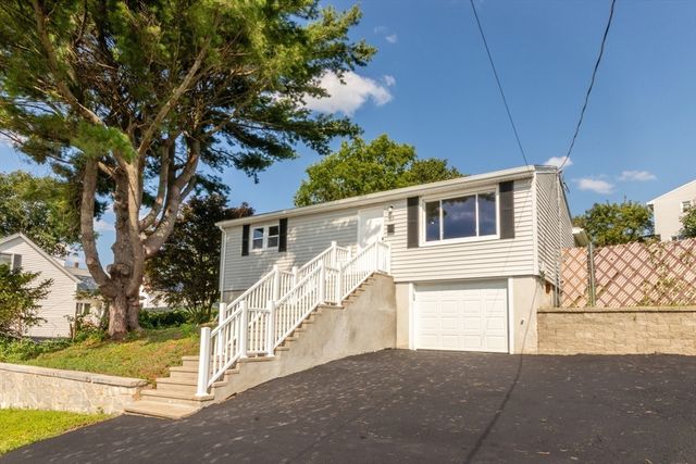 57 Stowe St, Fall River, MA 02720