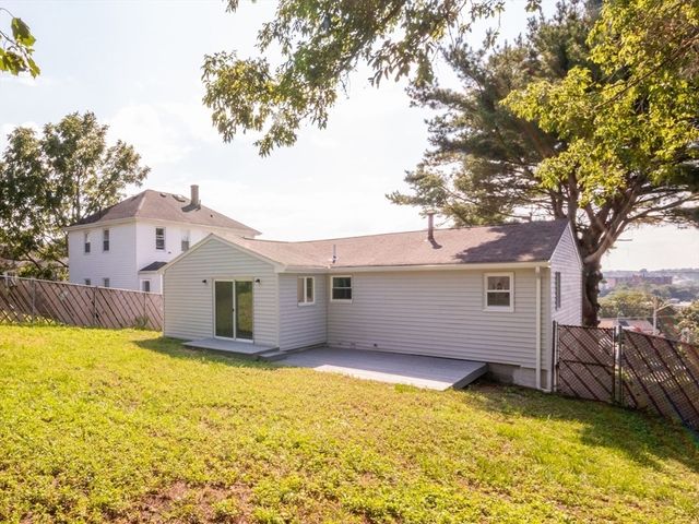 57 Stowe St, Fall River, MA 02720