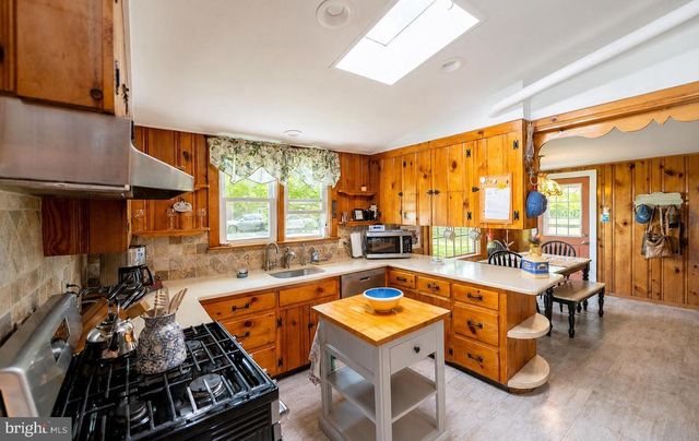 222 BLUE SCHOOL RD, Perkasie, PA 18944