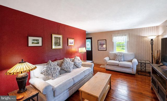 222 BLUE SCHOOL RD, Perkasie, PA 18944