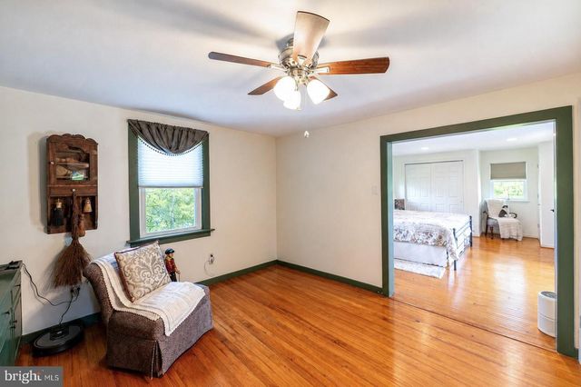 222 BLUE SCHOOL RD, Perkasie, PA 18944