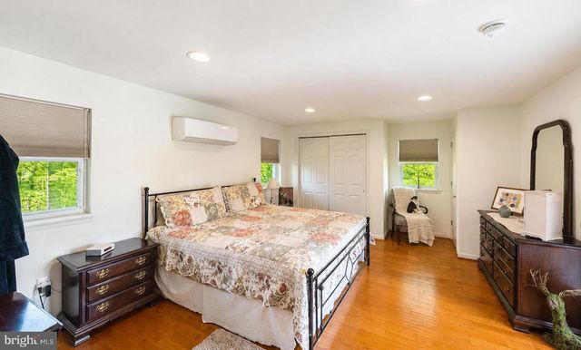 222 BLUE SCHOOL RD, Perkasie, PA 18944