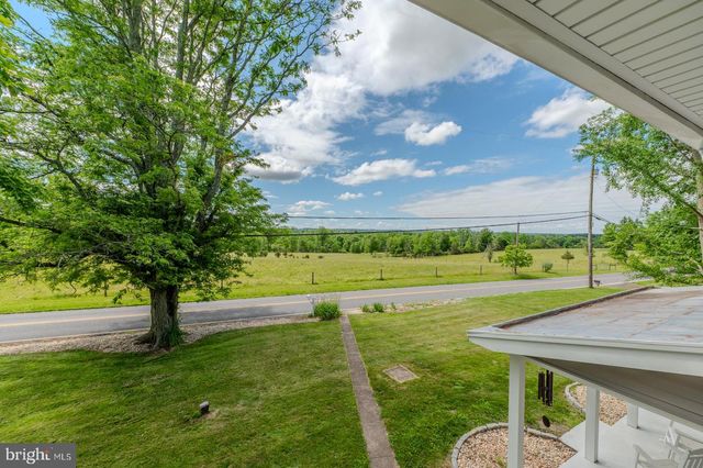 222 BLUE SCHOOL RD, Perkasie, PA 18944