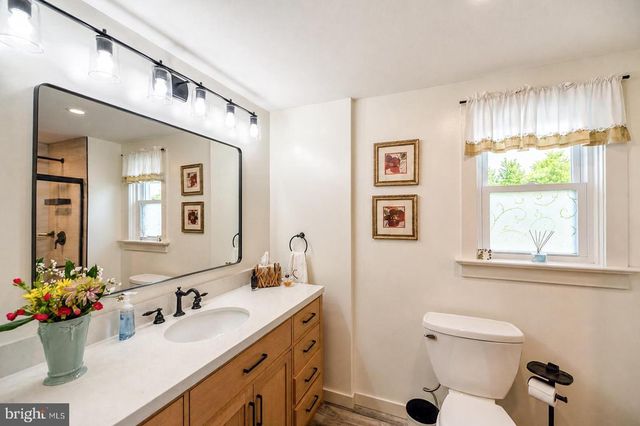 222 BLUE SCHOOL RD, Perkasie, PA 18944