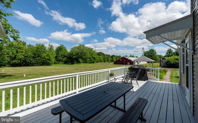 222 BLUE SCHOOL RD, Perkasie, PA 18944