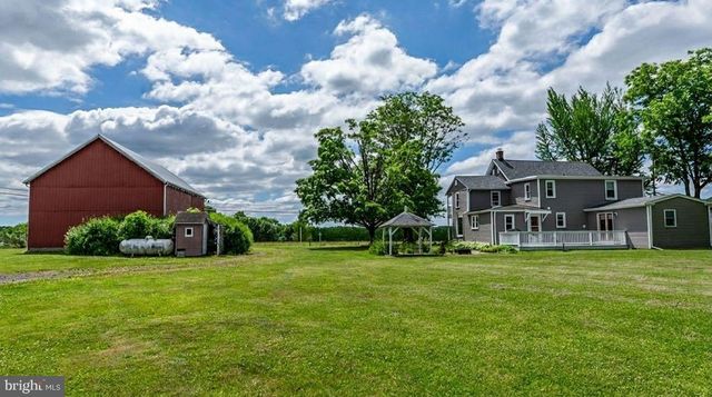 222 BLUE SCHOOL RD, Perkasie, PA 18944