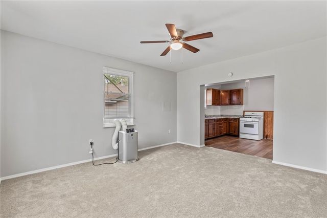 8838 Argyle Avenue, Overland, MO 63114