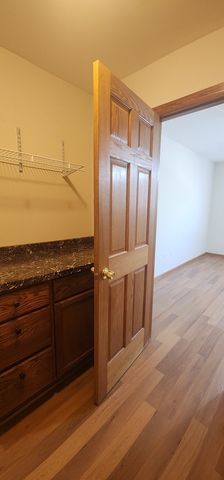 8894 Knight Avenue 213, Des Plaines, IL 60016