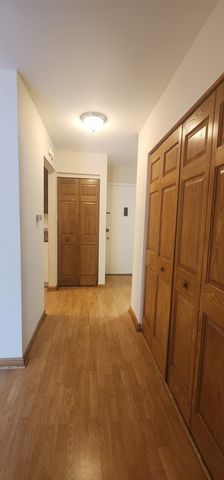 8894 Knight Avenue 213, Des Plaines, IL 60016