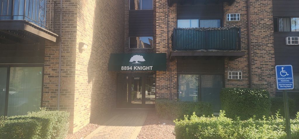 8894 Knight Avenue 213, Des Plaines, IL 60016