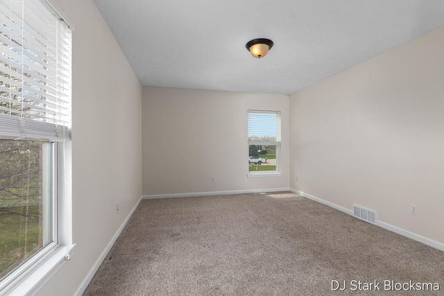 9764 Hessler Crossing, Rockford, MI 49341