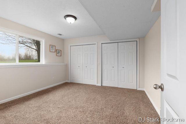 9764 Hessler Crossing, Rockford, MI 49341