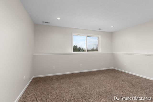 9764 Hessler Crossing, Rockford, MI 49341
