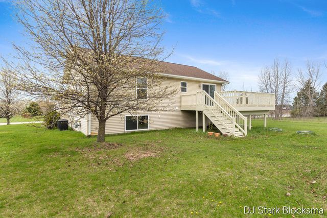 9764 Hessler Crossing, Rockford, MI 49341