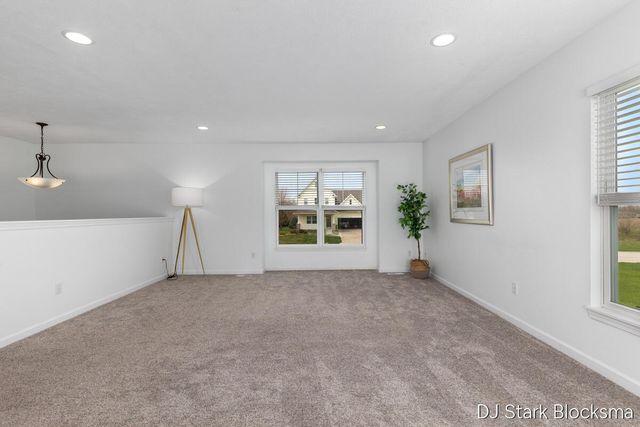 9764 Hessler Crossing, Rockford, MI 49341