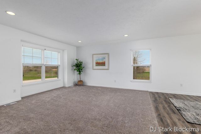 9764 Hessler Crossing, Rockford, MI 49341