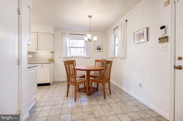 8805 HONEYBEE LN, Bethesda, MD 20817