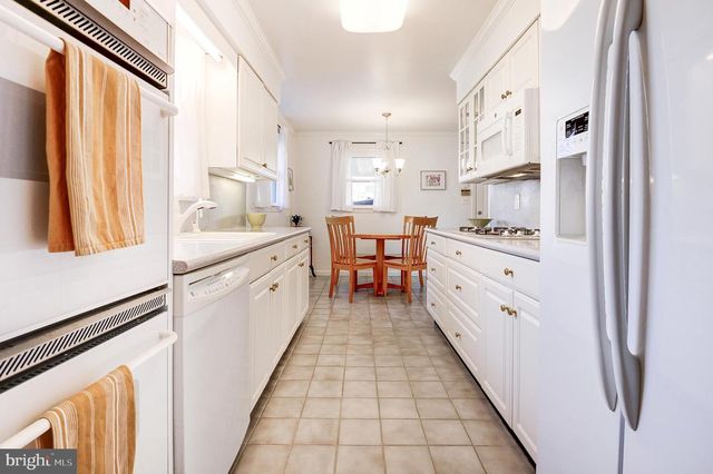 8805 HONEYBEE LN, Bethesda, MD 20817