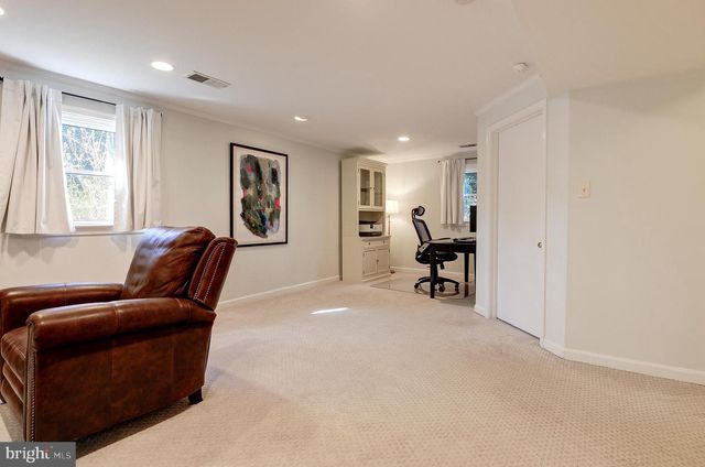 8805 HONEYBEE LN, Bethesda, MD 20817