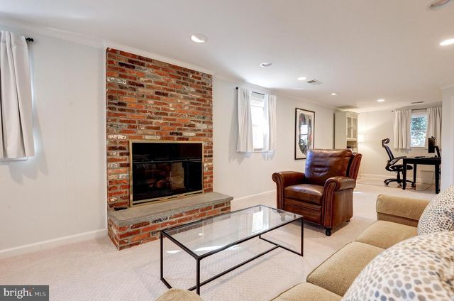 8805 HONEYBEE LN, Bethesda, MD 20817