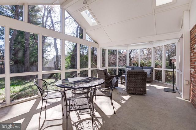 8805 HONEYBEE LN, Bethesda, MD 20817