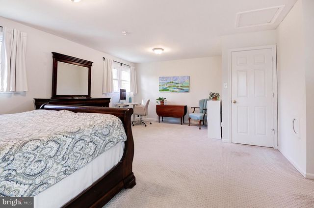 8805 HONEYBEE LN, Bethesda, MD 20817