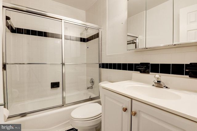 8805 HONEYBEE LN, Bethesda, MD 20817