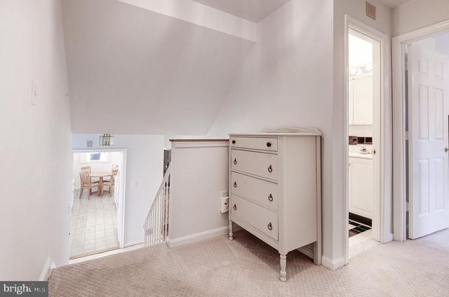 8805 HONEYBEE LN, Bethesda, MD 20817