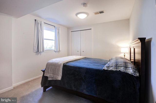 8805 HONEYBEE LN, Bethesda, MD 20817