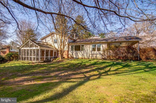 8805 HONEYBEE LN, Bethesda, MD 20817