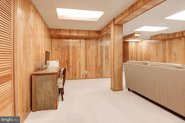 8805 HONEYBEE LN, Bethesda, MD 20817