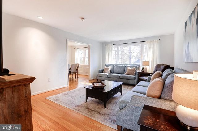 8805 HONEYBEE LN, Bethesda, MD 20817