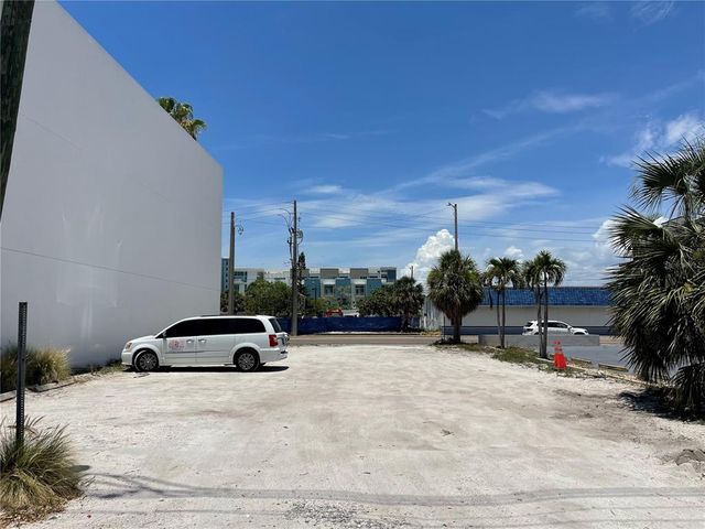 1374 FRUITVILLE ROAD, Sarasota, FL 34236