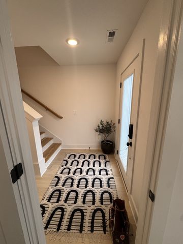 550 Markham St Unit 33, Nashville, TN 37214