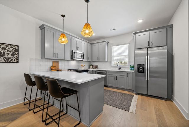 550 Markham St Unit 33, Nashville, TN 37214