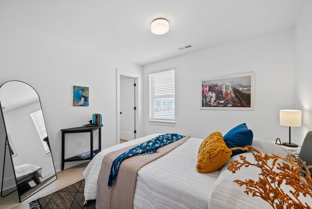 550 Markham St Unit 33, Nashville, TN 37214