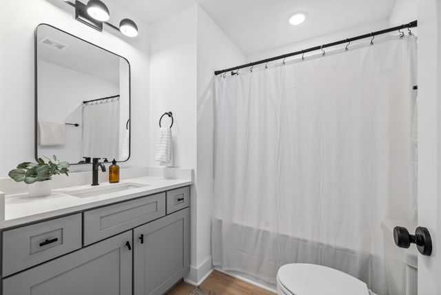 550 Markham St Unit 33, Nashville, TN 37214