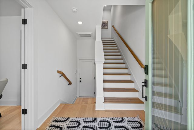 550 Markham St Unit 33, Nashville, TN 37214