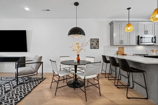 550 Markham St Unit 33, Nashville, TN 37214