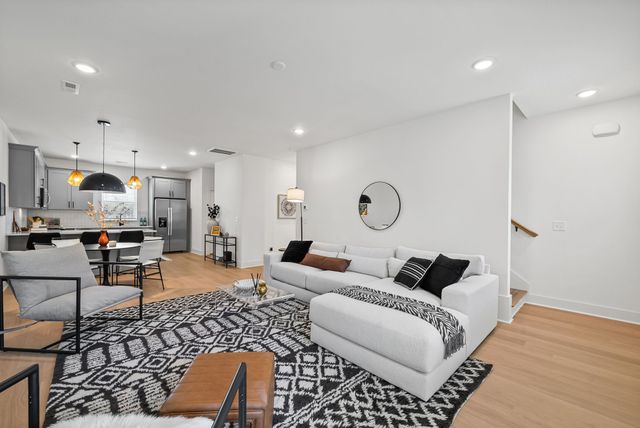 550 Markham St Unit 33, Nashville, TN 37214