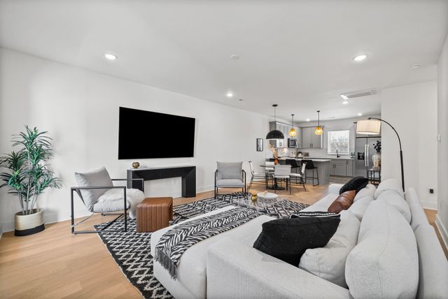 550 Markham St Unit 33, Nashville, TN 37214