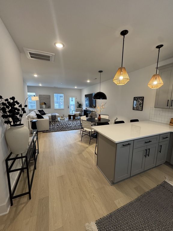 550 Markham St Unit 33, Nashville, TN 37214