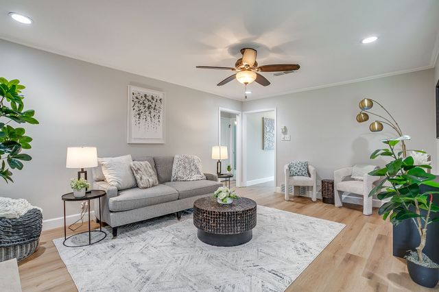 6800 Chickering Road, Fort Worth, TX 76116